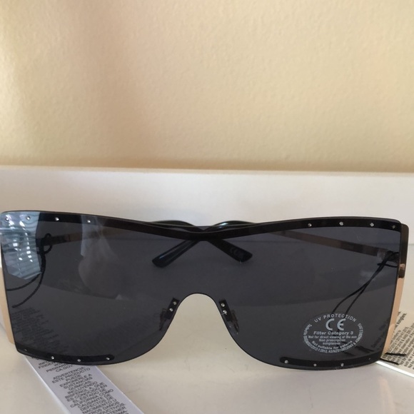 ASOS sunglasses - Picture 10 of 11